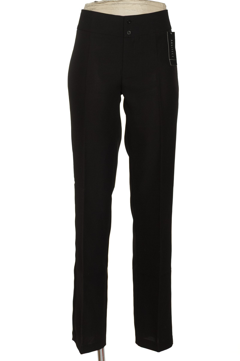 Pantalones color Negro - Arkitect