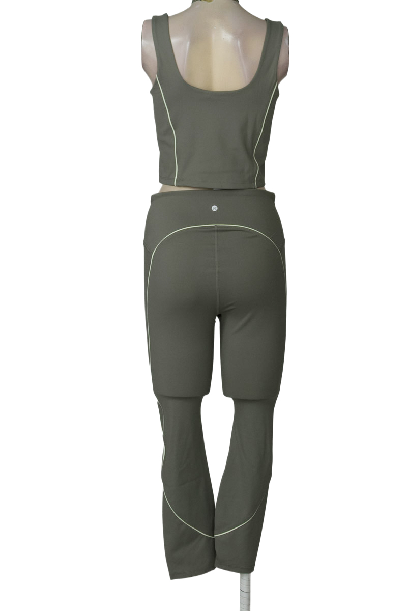 Ropa Deportiva / Salida de Baño color Verde - Rbx