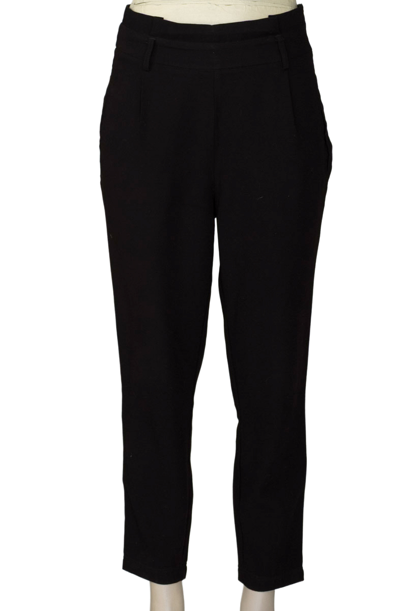 Pantalones color Negro - Stradivarius