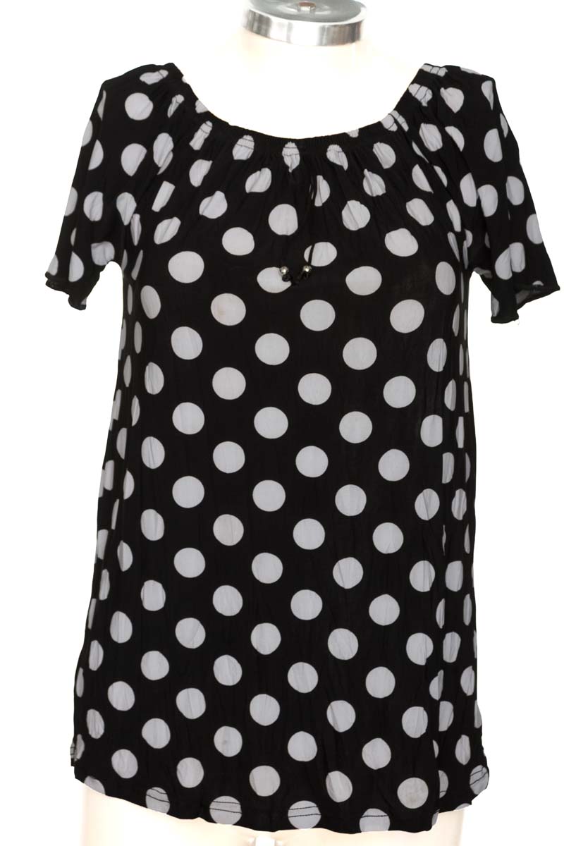Blusa color Negro - Closeando