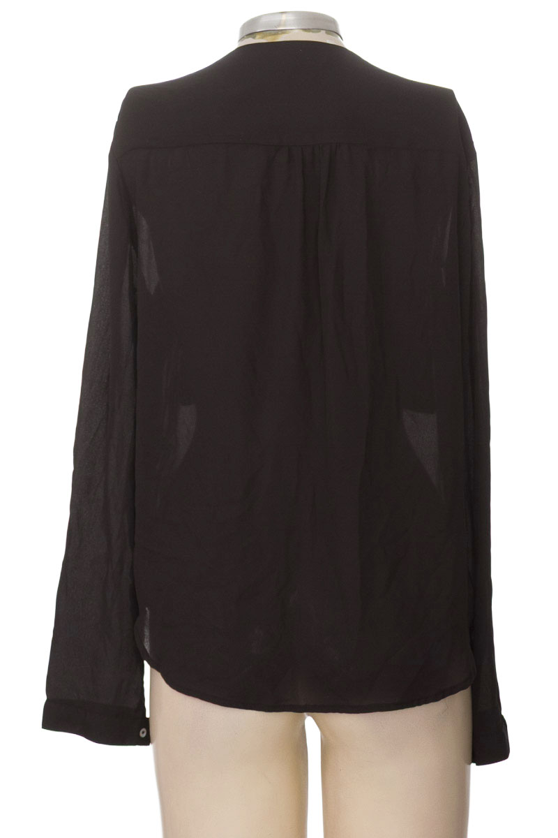 Blusa color Negro - Basement