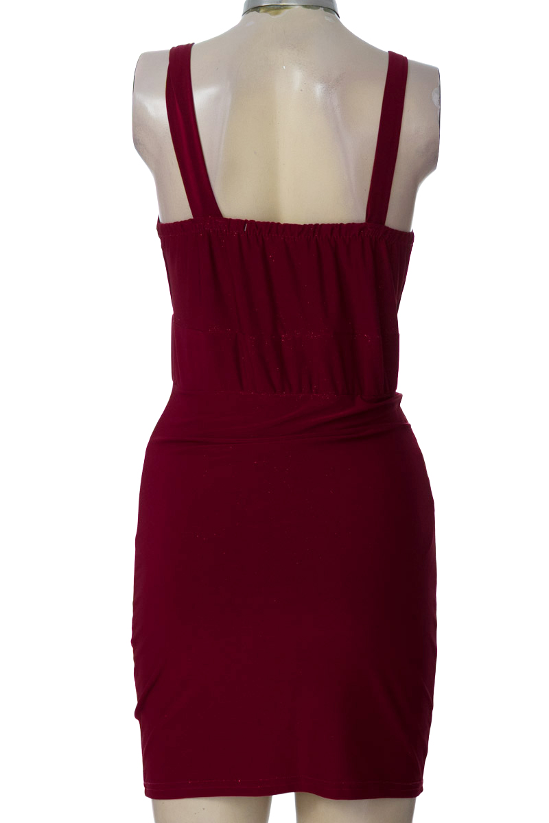 Vestido / Enterizo color Vinotinto - Closeando