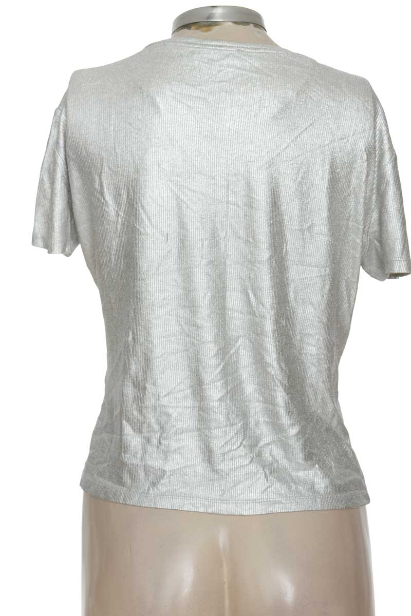 Top / Camiseta color Plateado - Zara