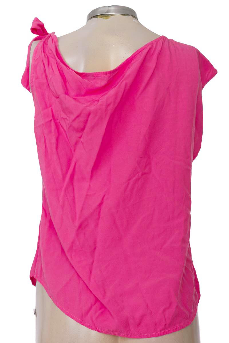Top / Camiseta color Fucsia - RAGGED