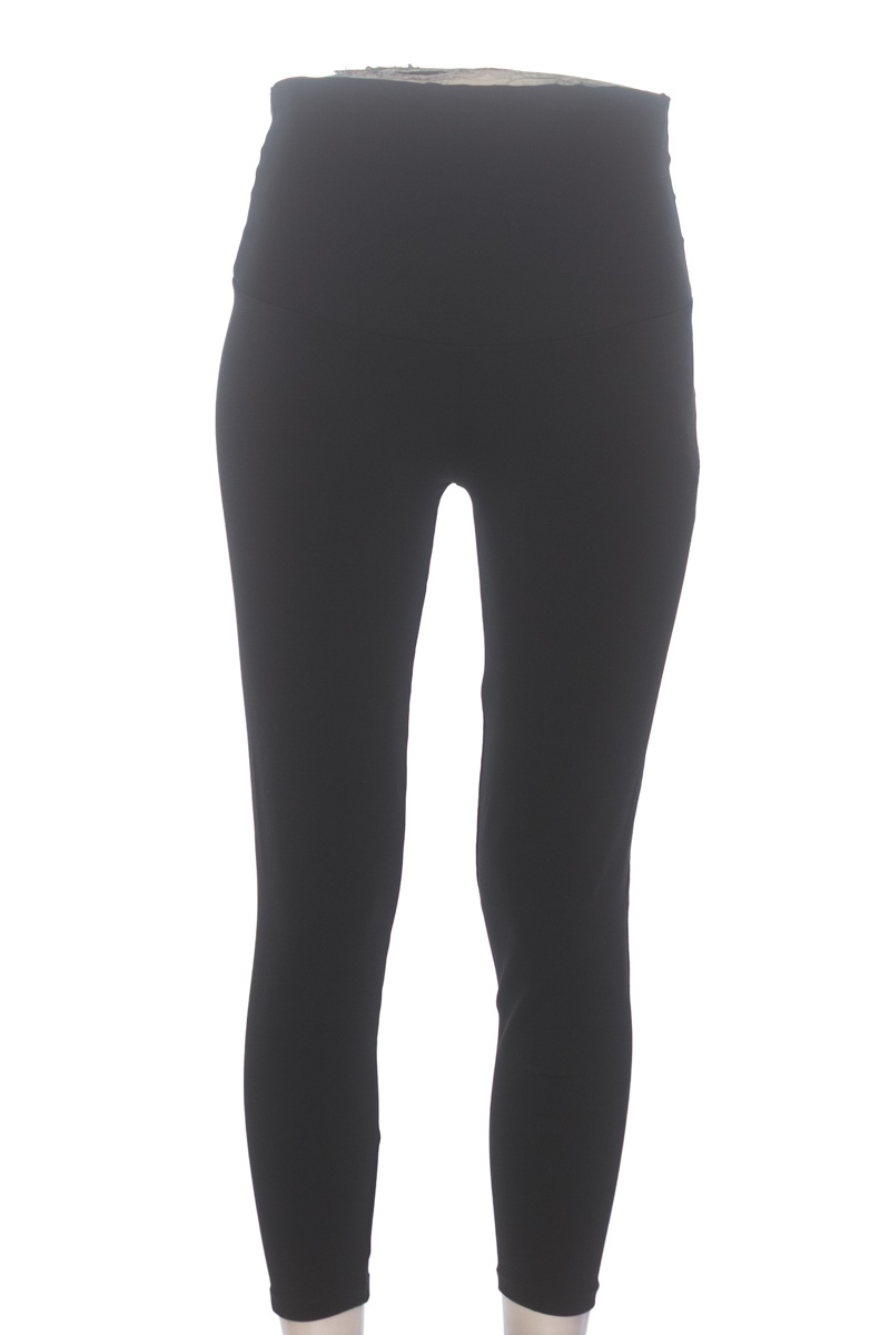 Ropa Deportiva / Salida de Baño color Negro - Closeando