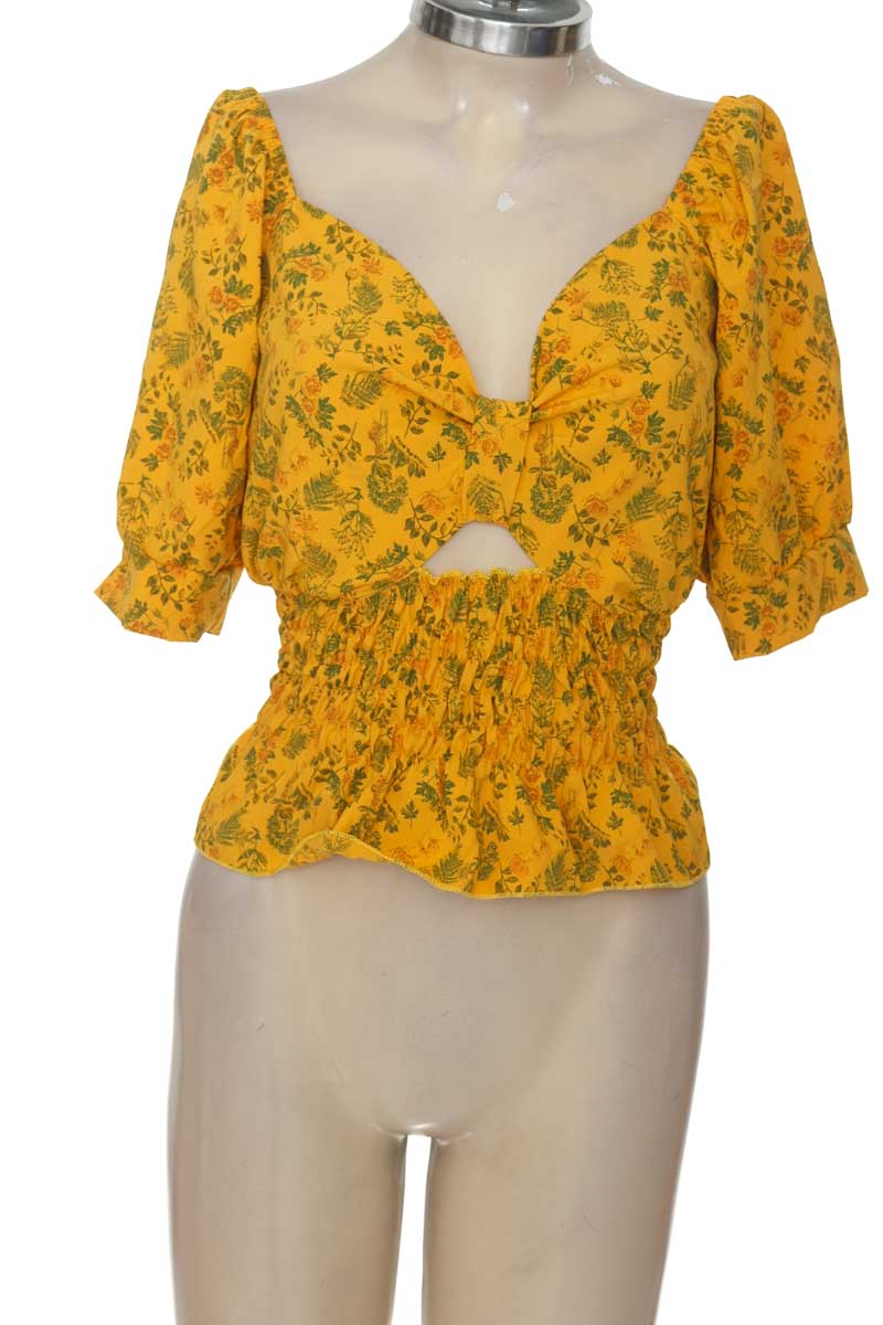 Blusa color Amarillo - Closeando