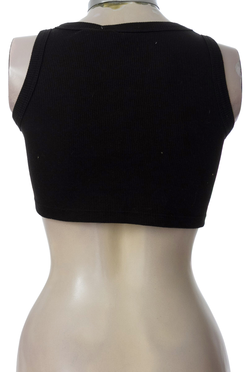 Top / Camiseta color Negro - Closeando