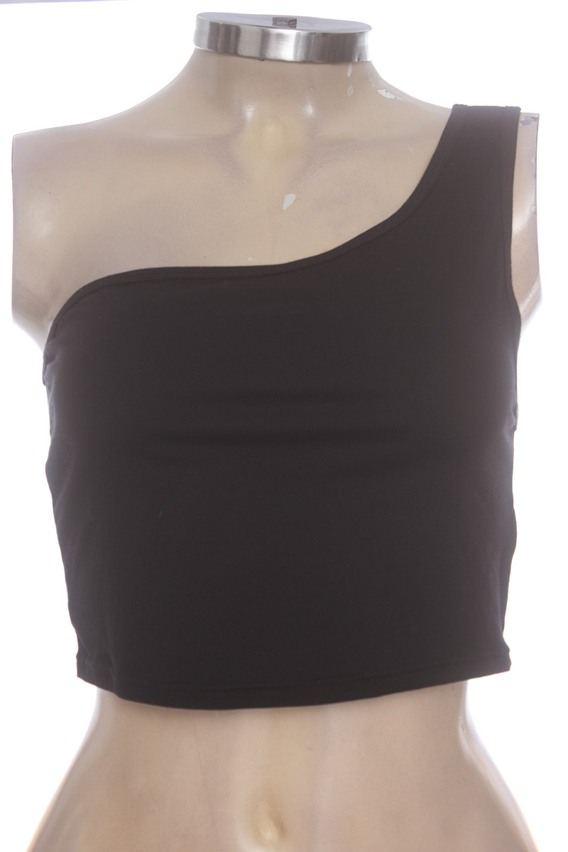 Top / Camiseta color Negro - Carmel