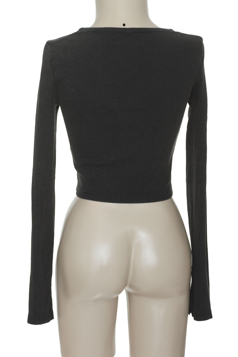 Top / Camiseta color Gris - Gu.