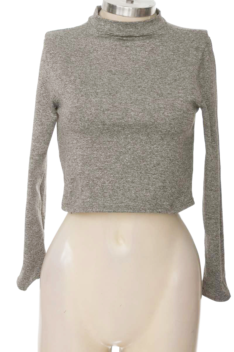 Ropa Deportiva / Salida de Baño color Gris - Closeando