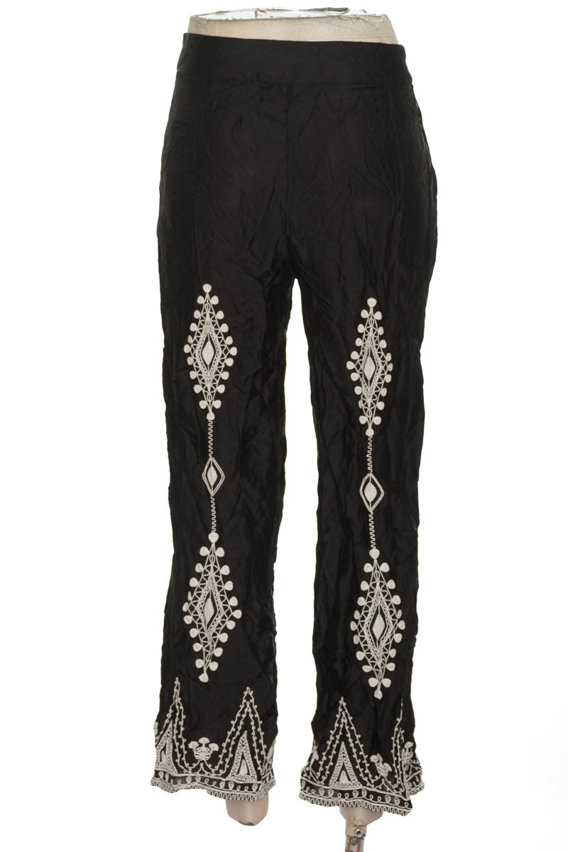 Pantalones color Negro - Zara