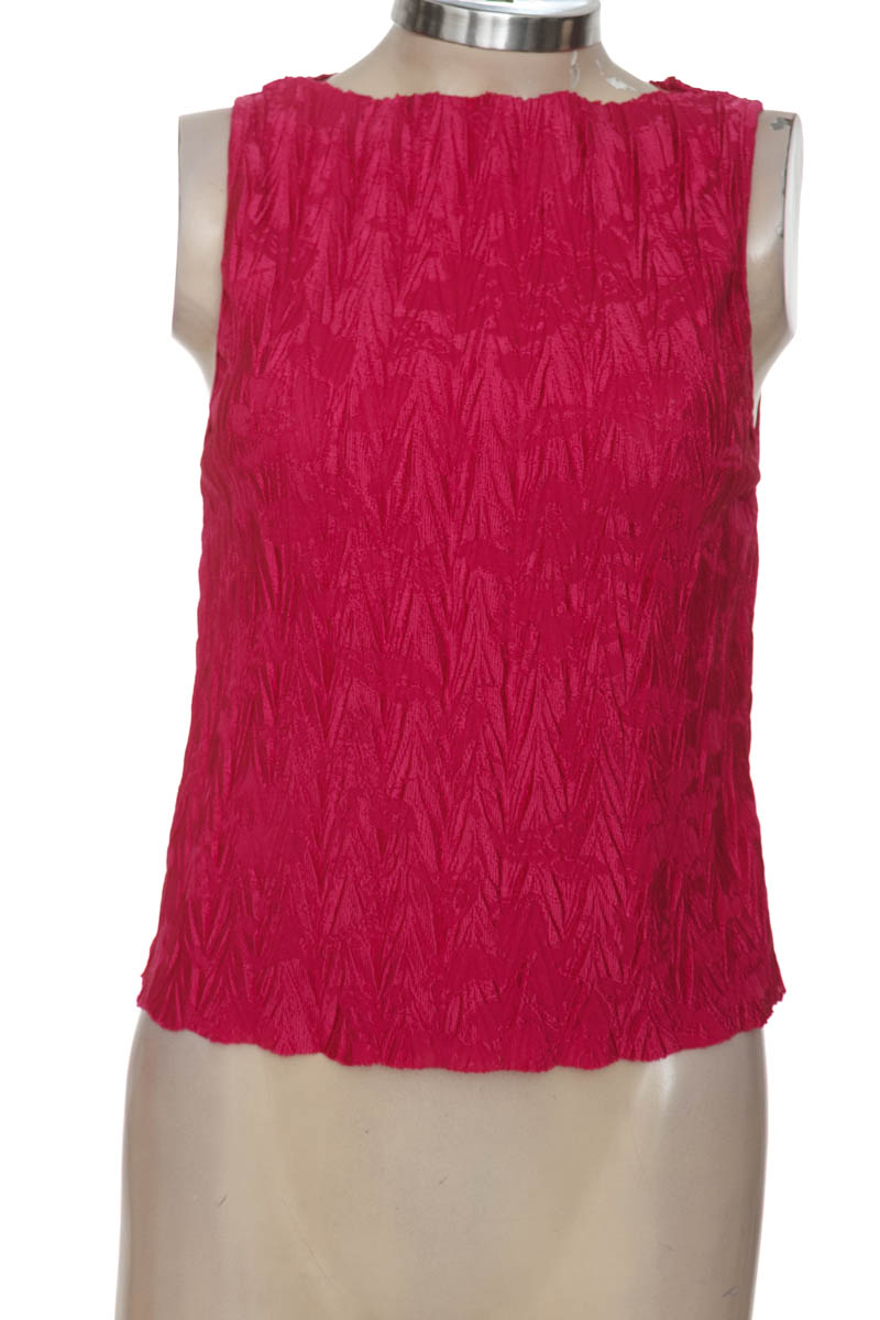 Top / Camiseta color Fucsia - Zara