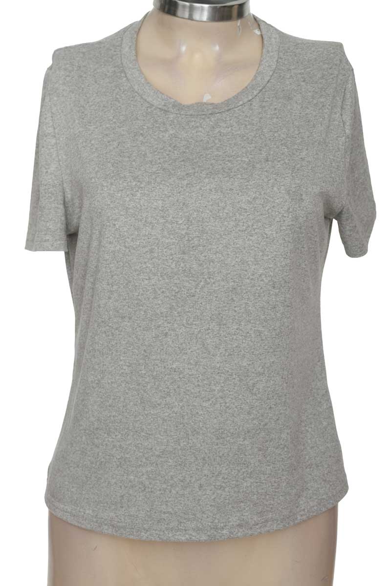Top / Camiseta color Gris - Closeando