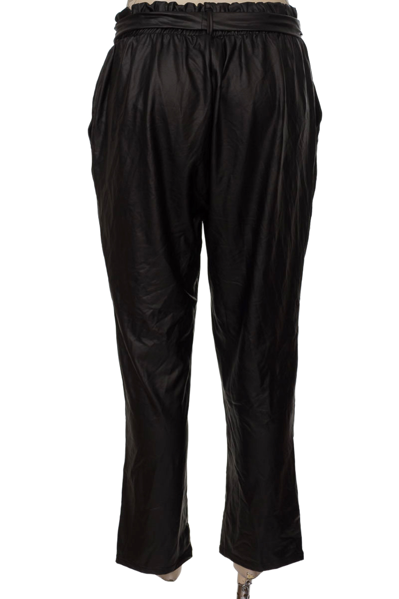 Pantalones color Negro - Ipanú