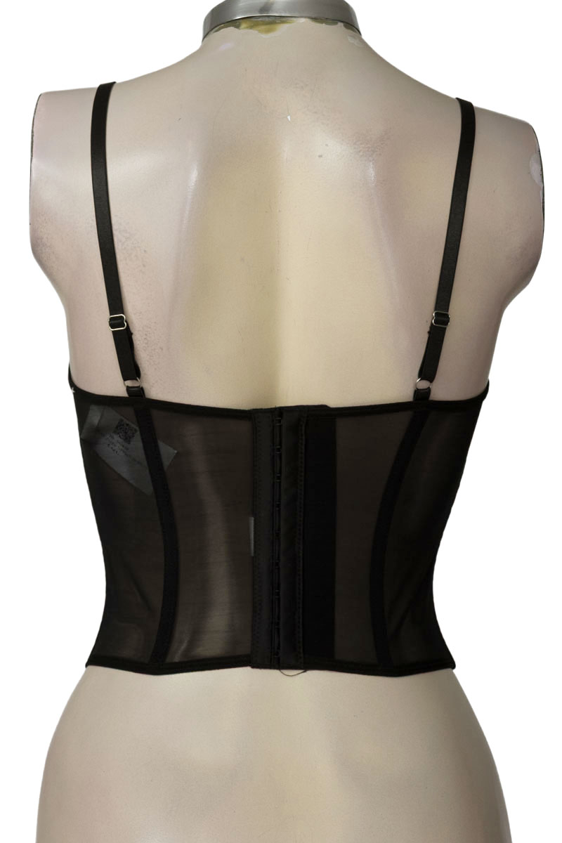 Top / Camiseta color Negro - Closeando