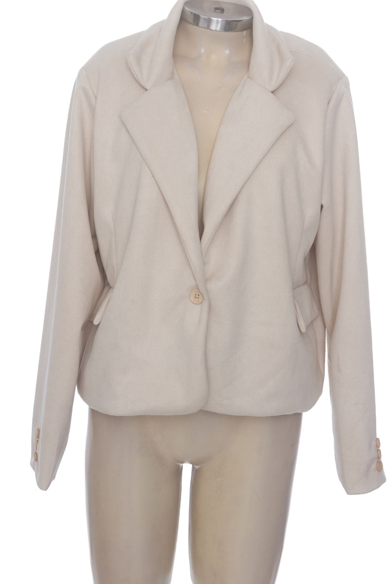 Chaqueta / Abrigo color Beige - One Half