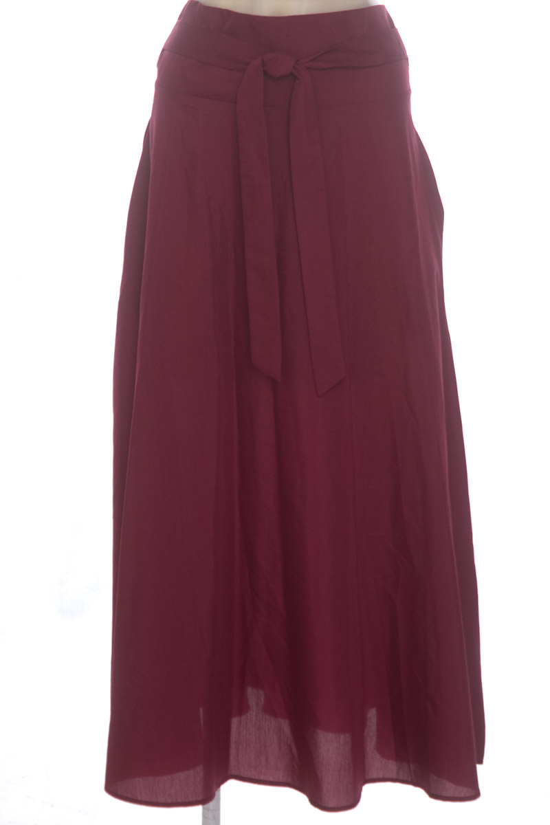 Falda color Vinotinto - Closeando