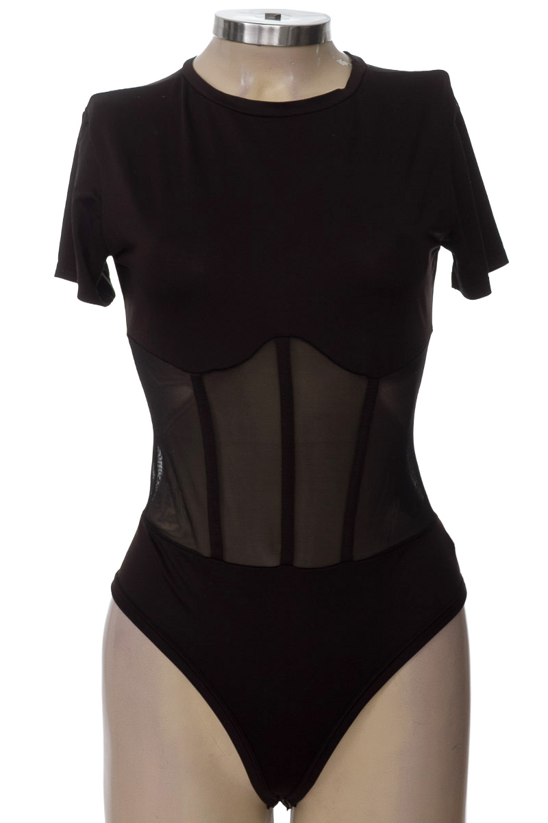 Top / Camiseta color Negro - Carmel