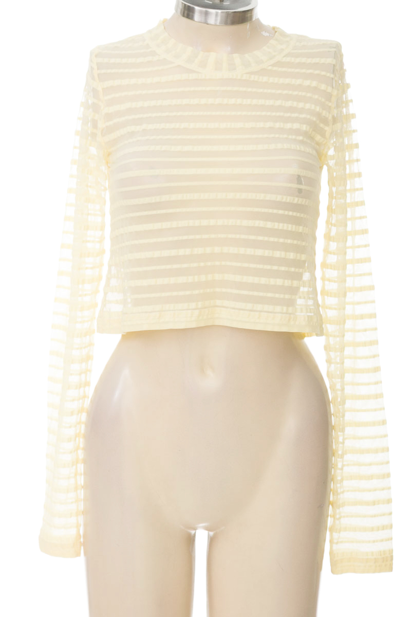 Top / Camiseta color Amarillo - Closeando