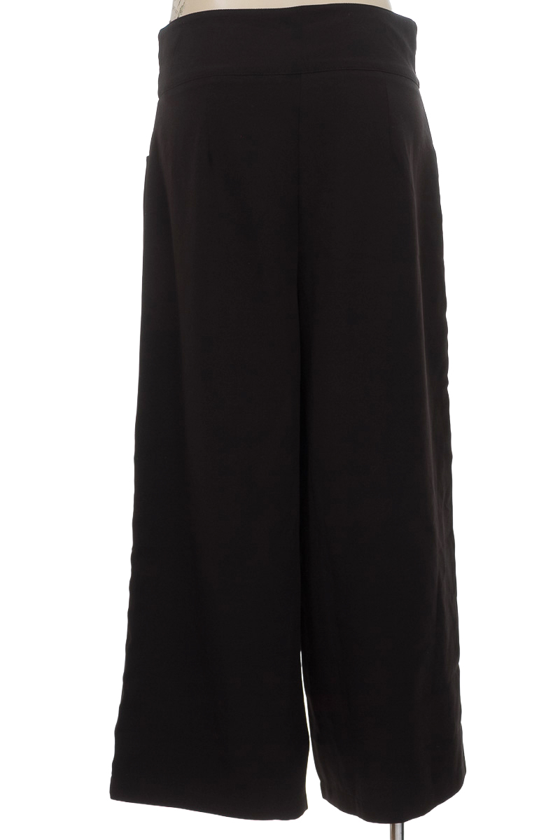 Pantalones color Negro - Chic