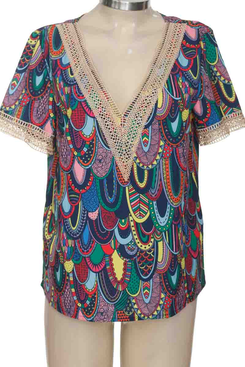Blusa color Estampado - Closeando