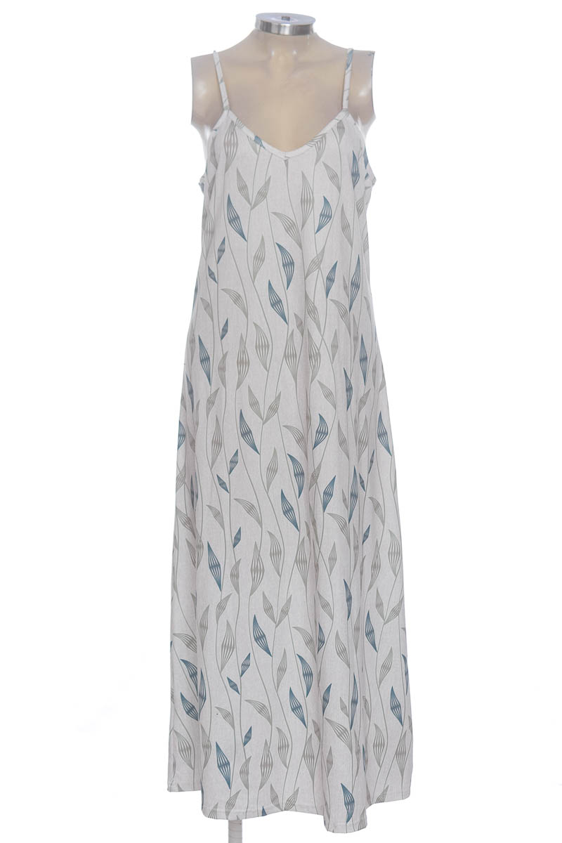 Vestido / Enterizo color Beige - Closeando