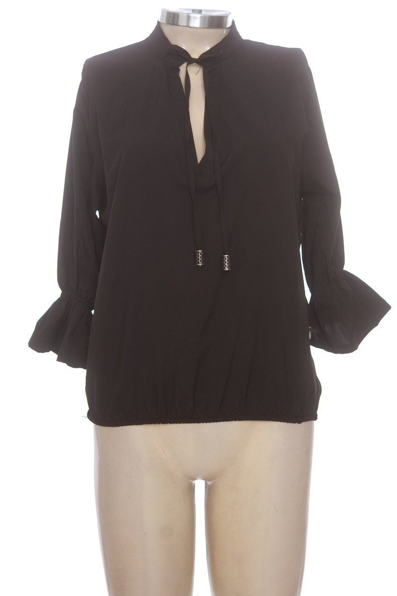 Blusa color Negro - Closeando