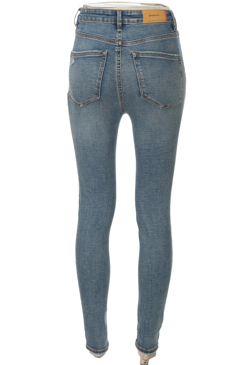 Pantalones color Azul - Stradivarius