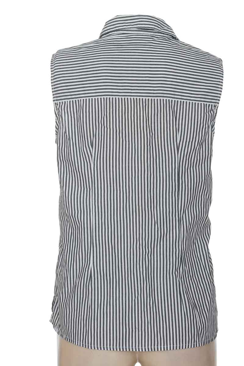 Top / Camiseta color Negro - Basic Editions