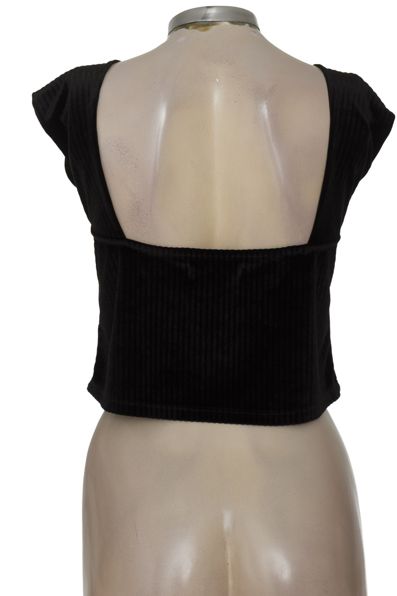Top / Camiseta color Negro - Basement