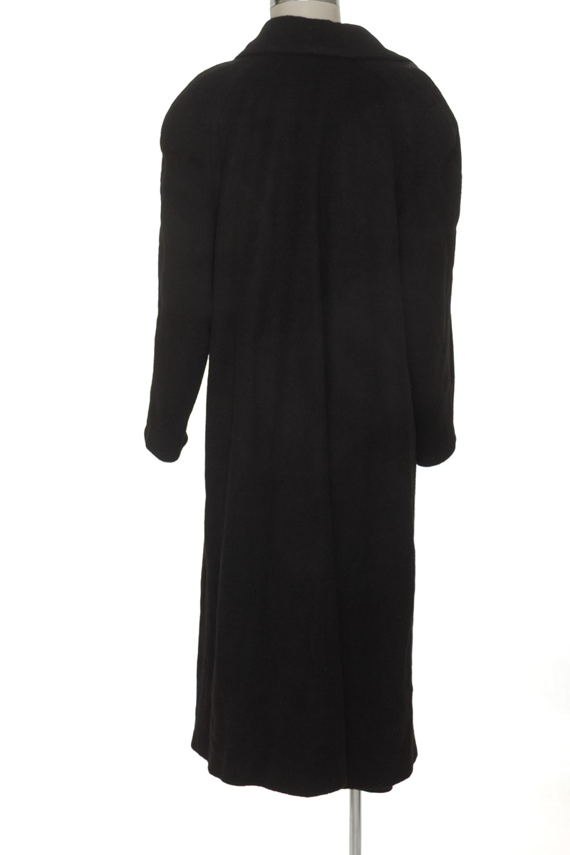 Chaqueta / Abrigo color Negro - Closeando