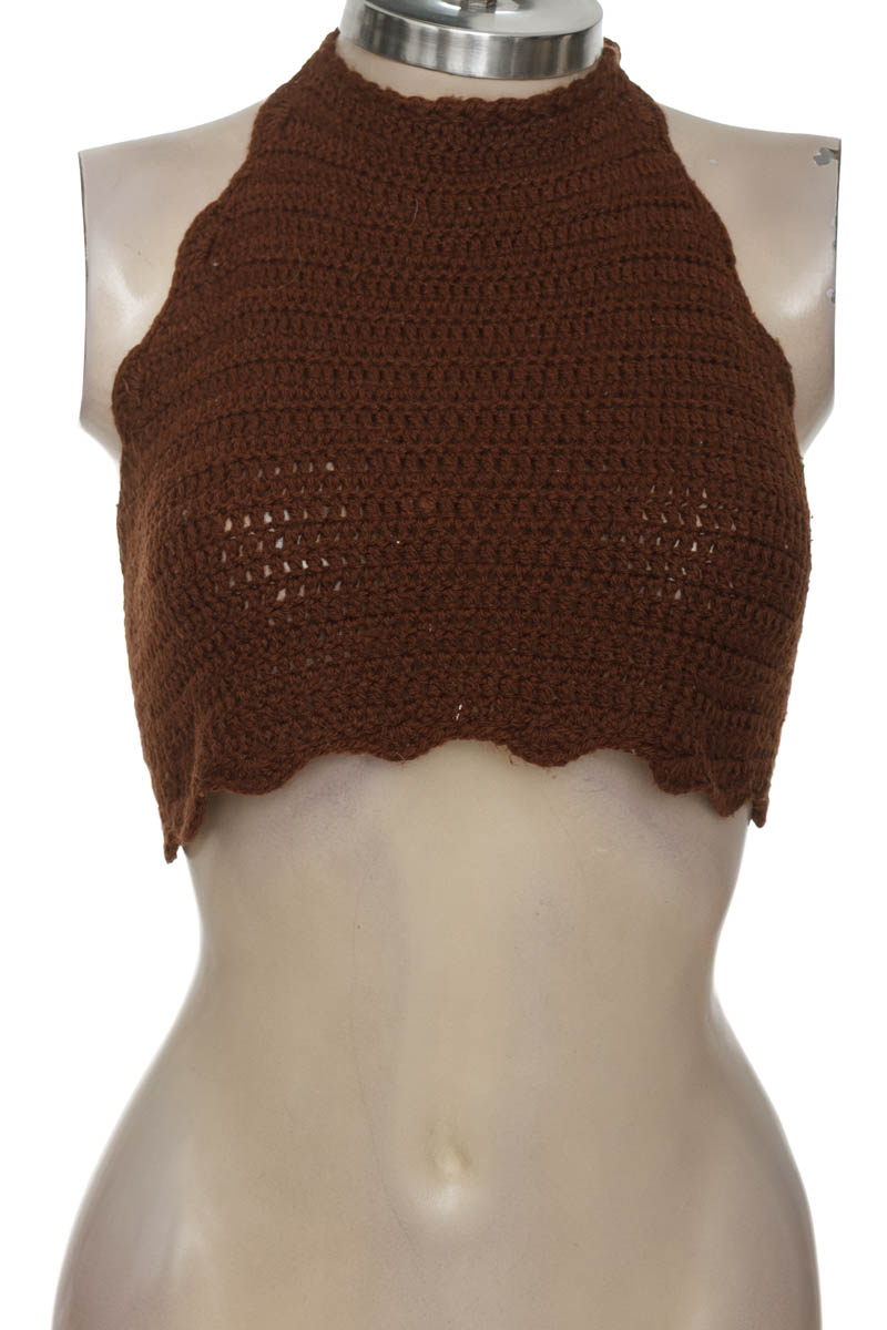 Top / Camiseta color Café - Closeando