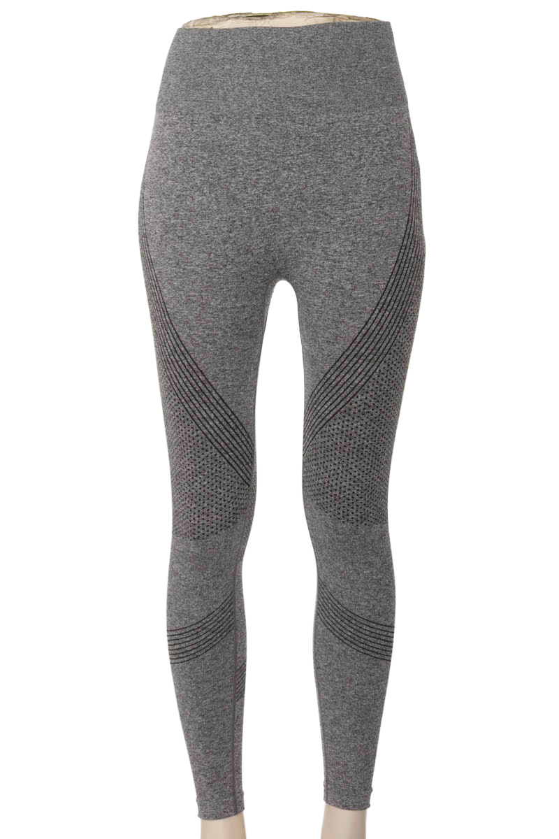 Ropa Deportiva / Salida de Baño color Gris - Closeando