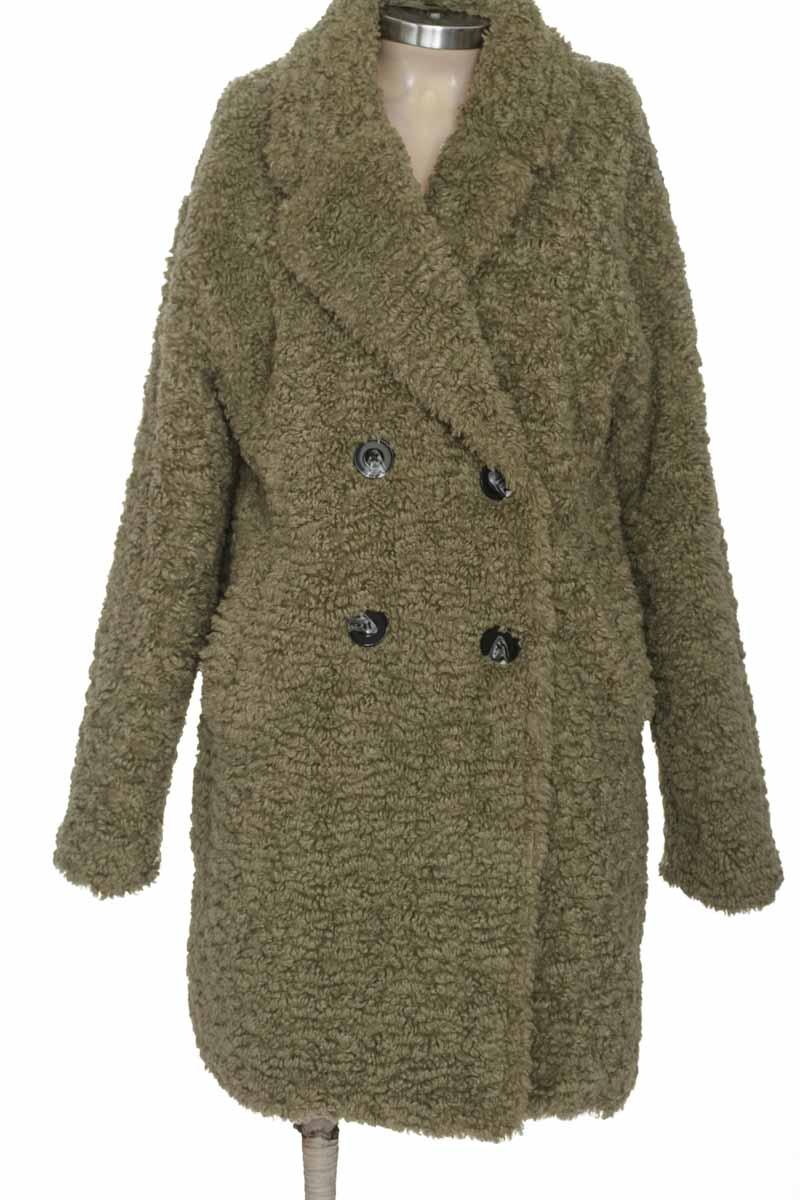 Chaqueta / Abrigo color Verde - Stradivarius