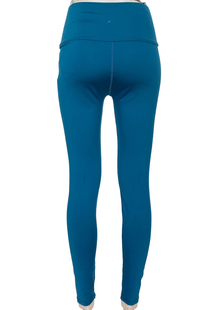 Ropa Deportiva / Salida de Baño color Azul - Closeando