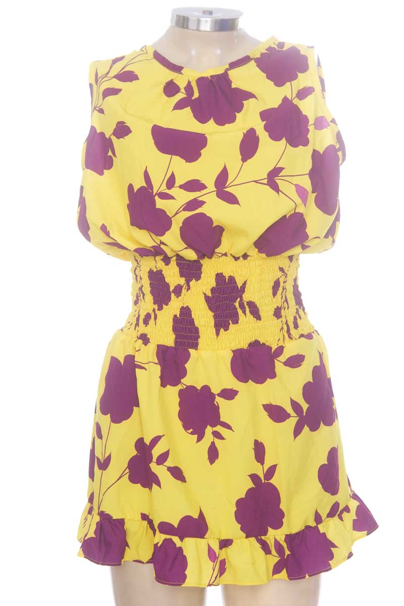 Vestido / Enterizo color Amarillo - Closeando
