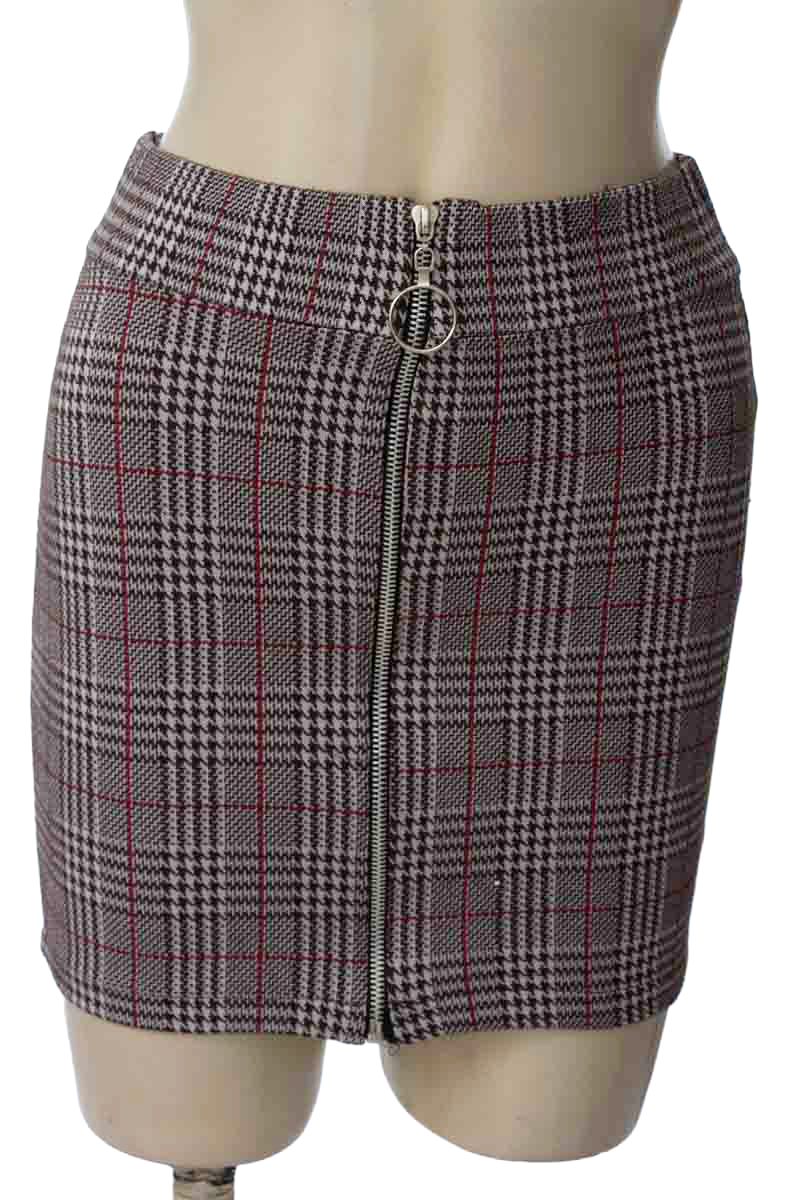 Falda color Gris - Closeando