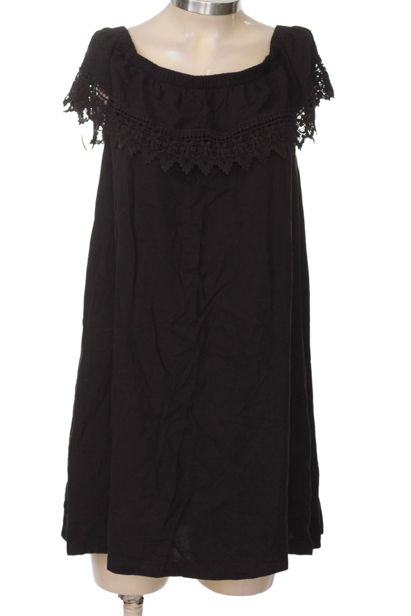 Vestido / Enterizo color Negro - Urb