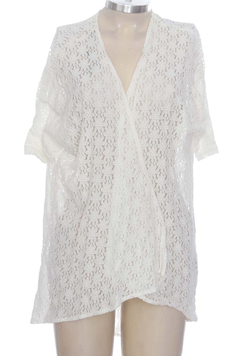 Ropa Deportiva / Salida de Baño color Blanco - Forever 21