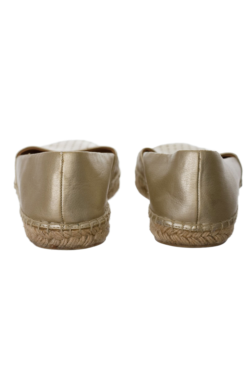 Zapatos color Dorado - NAF NAF