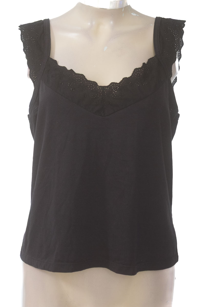 Top / Camiseta color Negro - Pacifika
