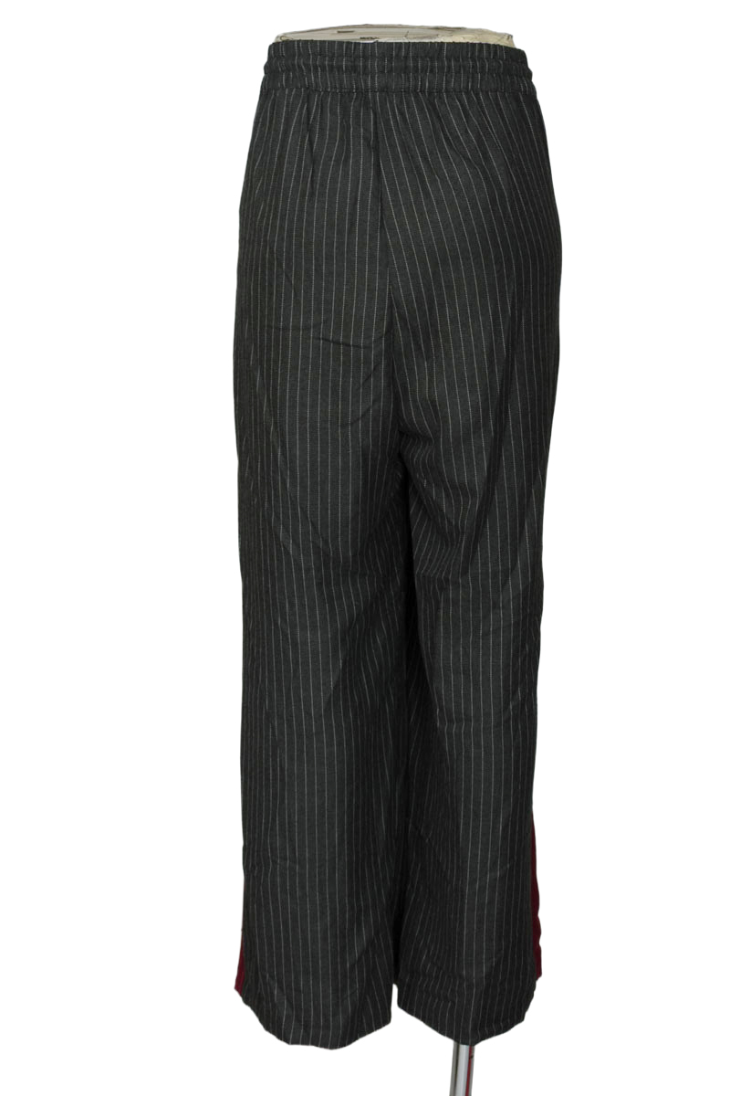 Pantalones color Gris - Divided by H&M