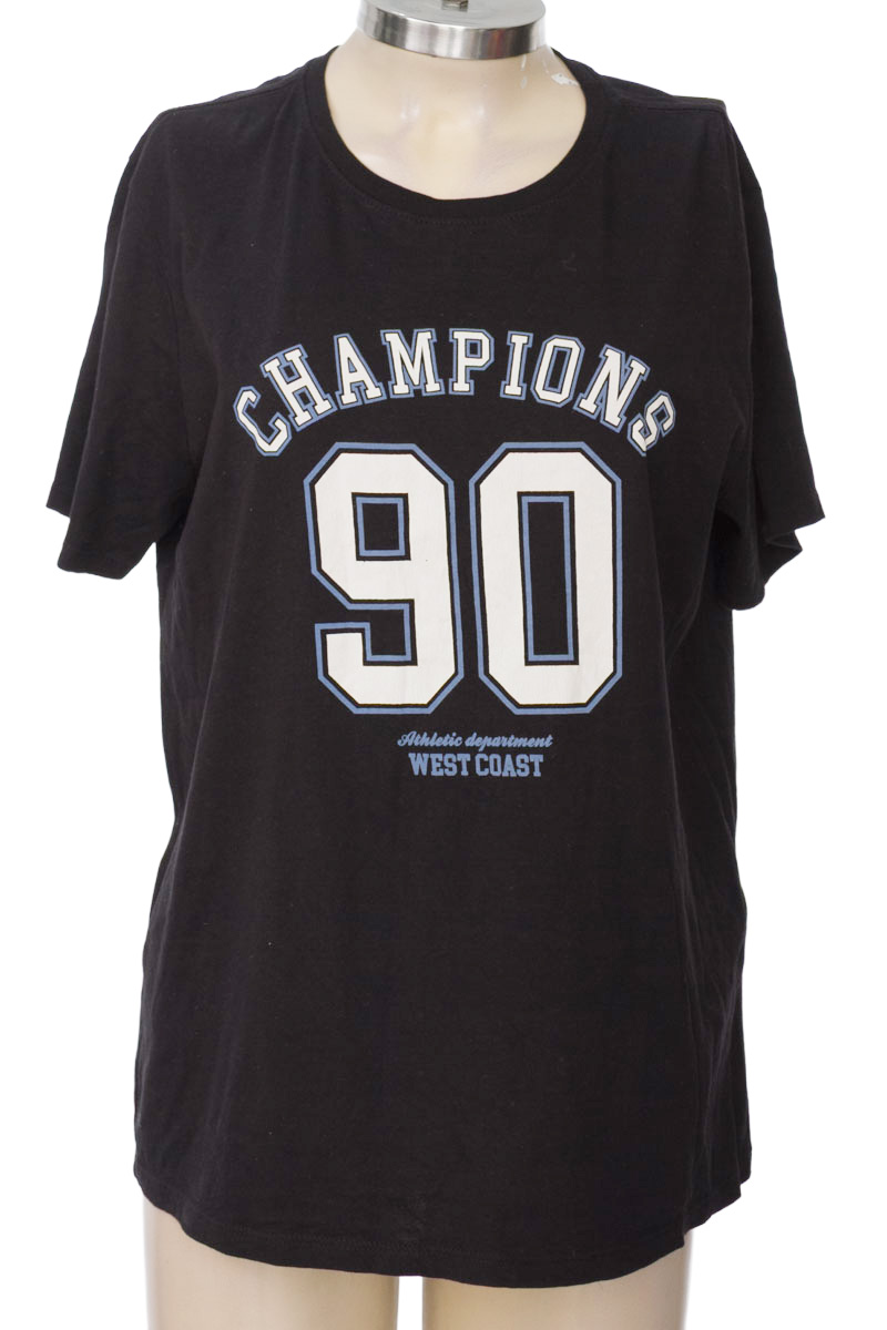 Top / Camiseta color Negro - Koaj