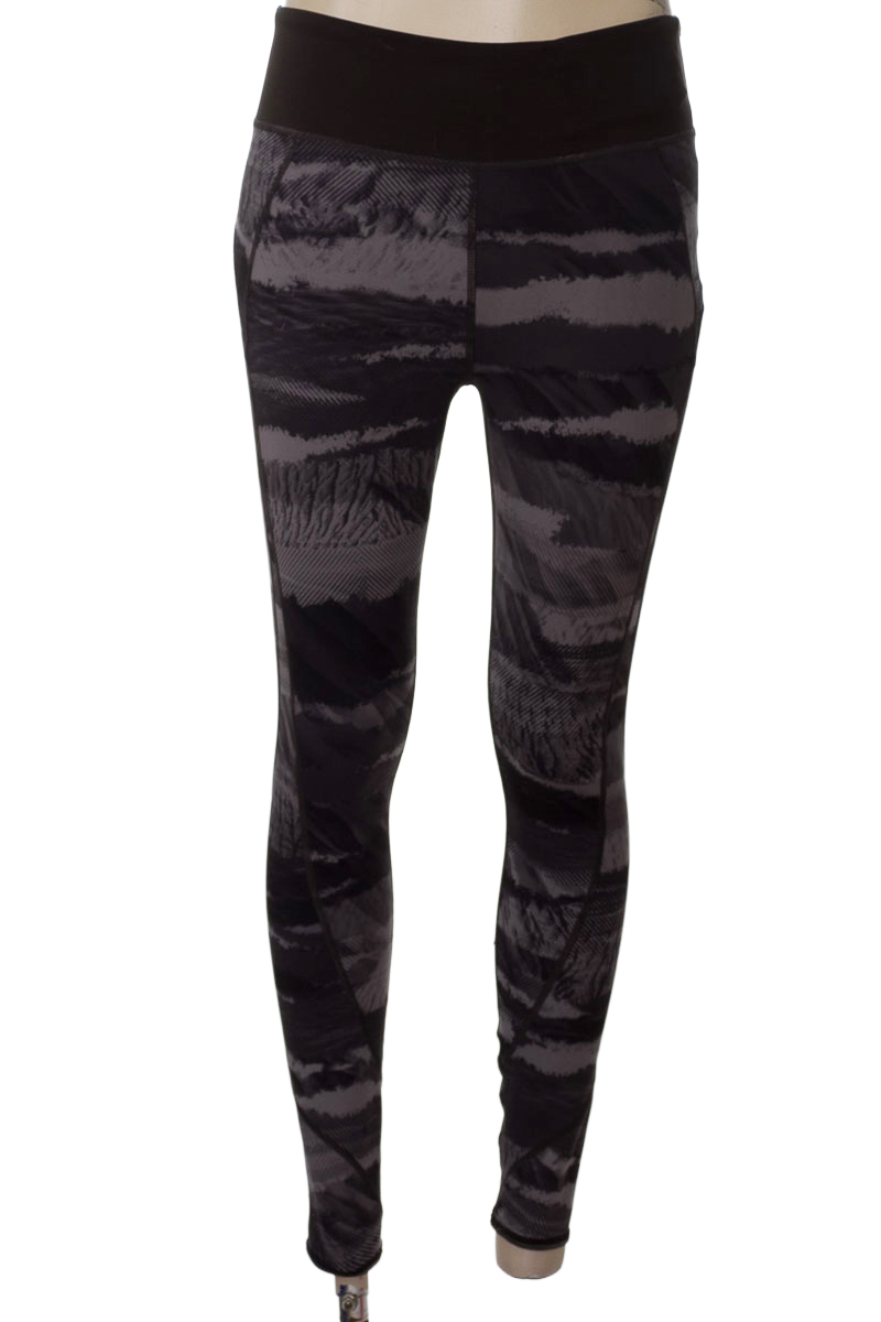 Ropa Deportiva / Salida de Baño color Gris - Closeando