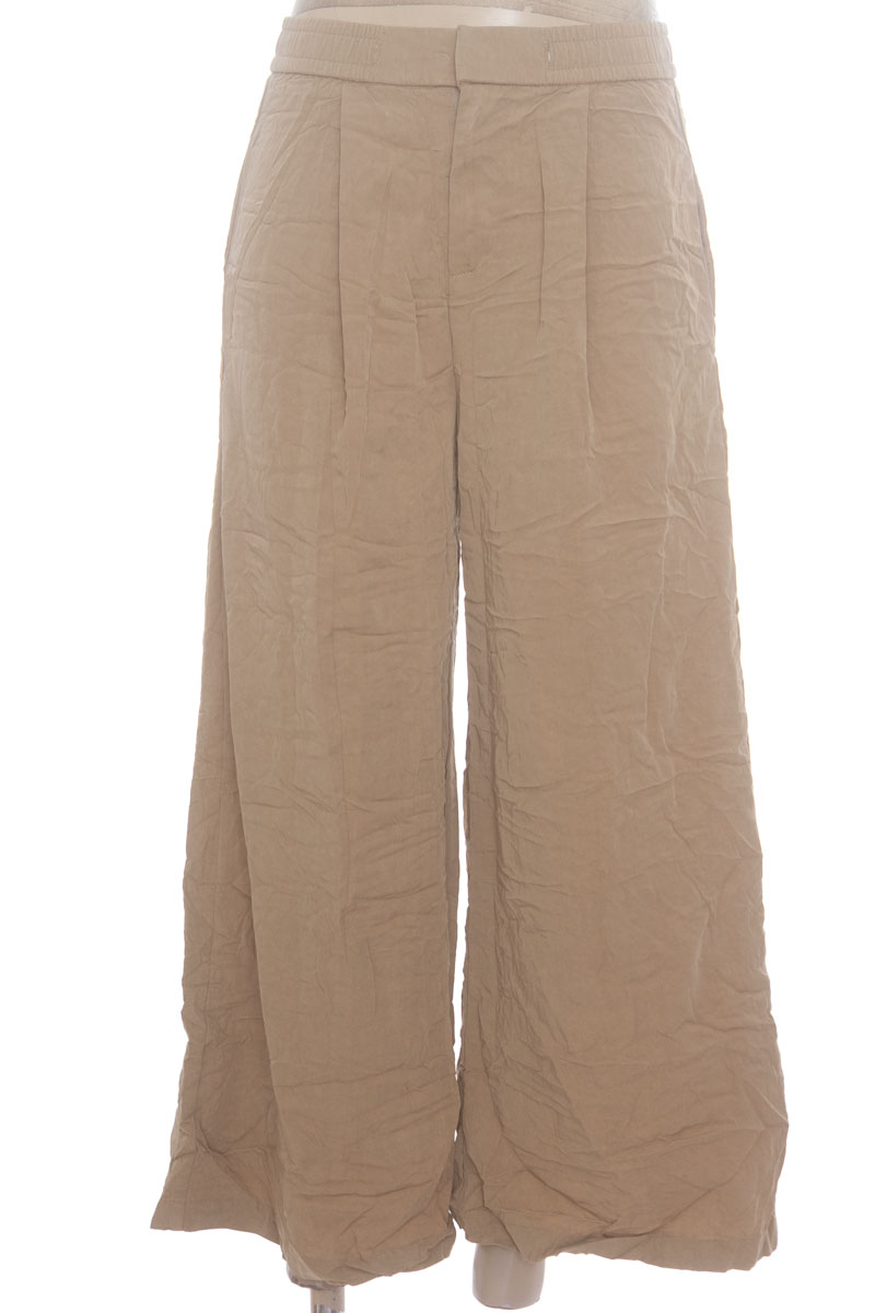 Pantalones color Beige - Closeando