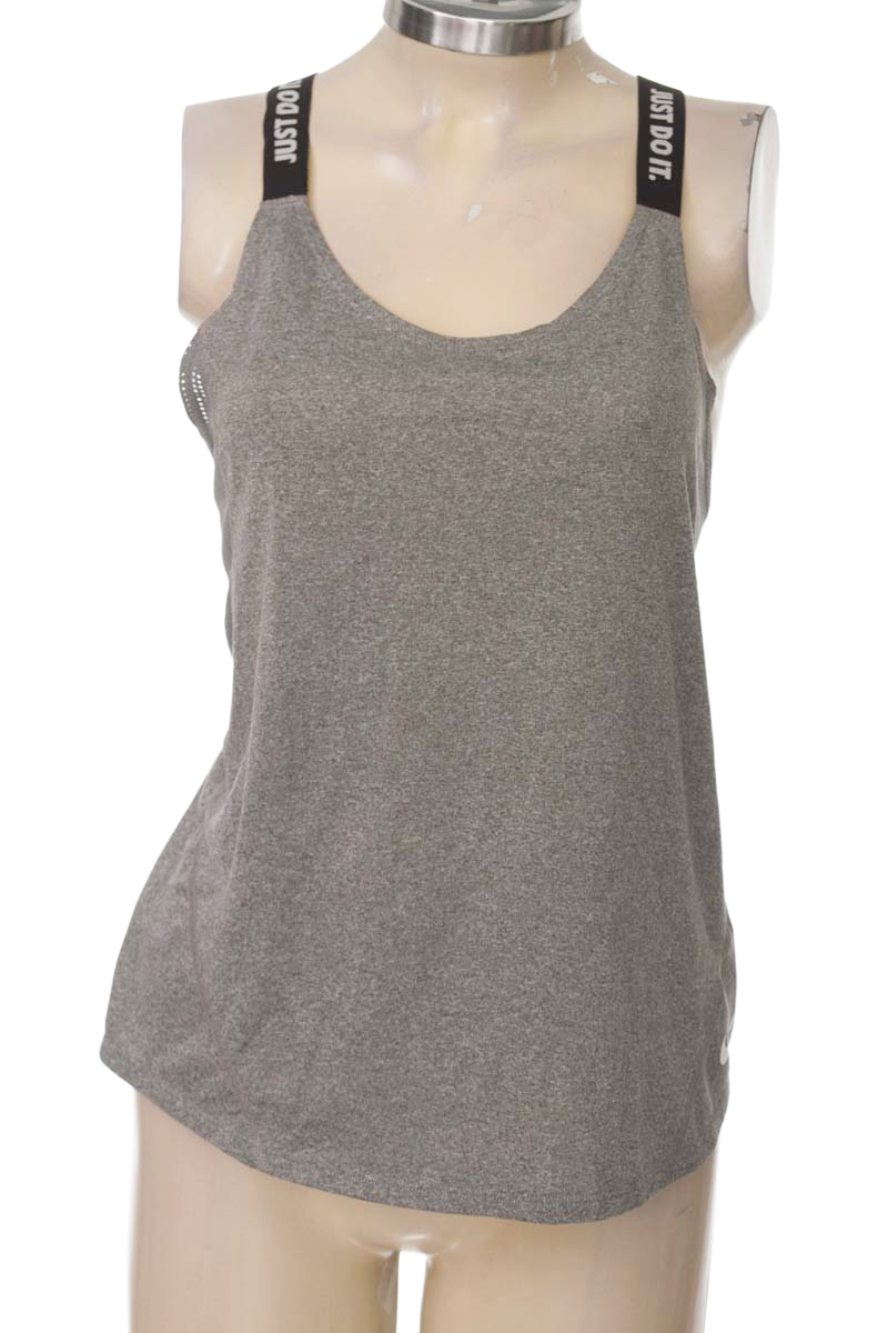 Ropa Deportiva / Salida de Baño color Gris - Nike