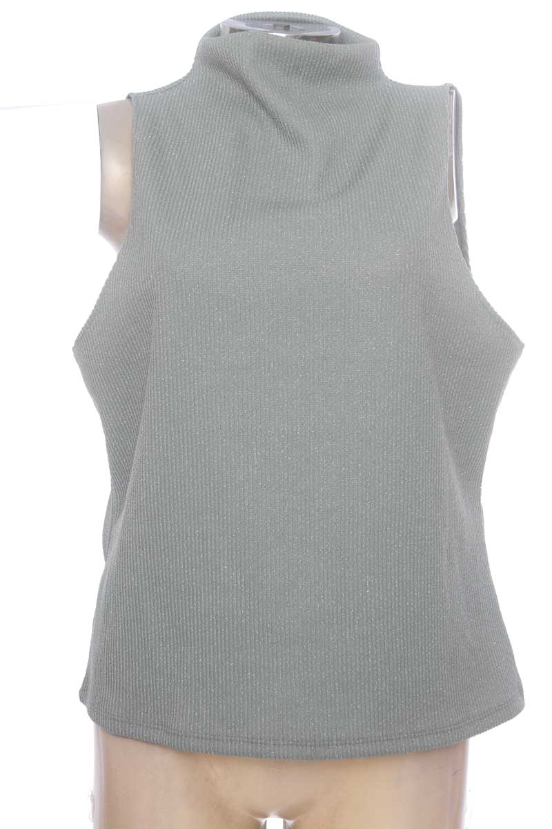 Top / Camiseta color Verde - Divided by H&M