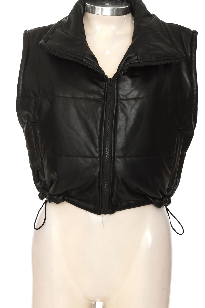 Chaqueta / Abrigo color Negro - Closeando