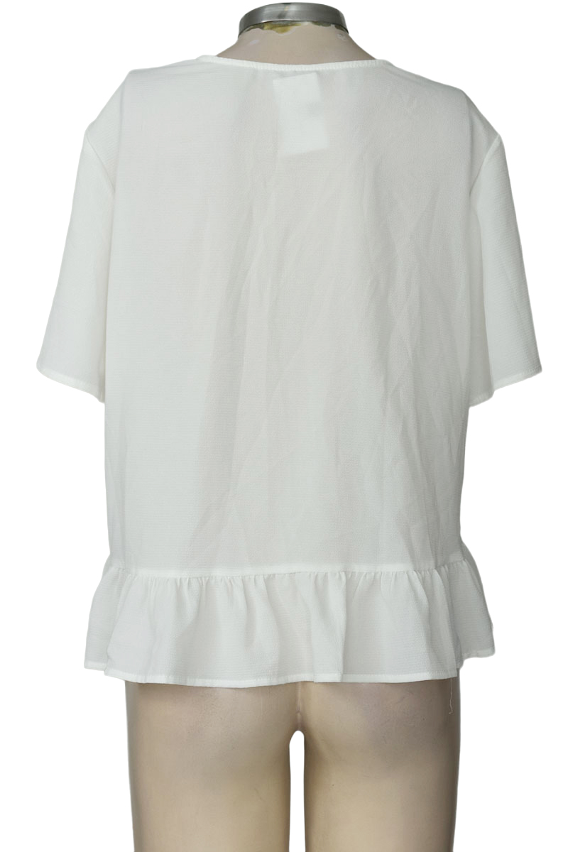 Blusa color Blanco - Closeando
