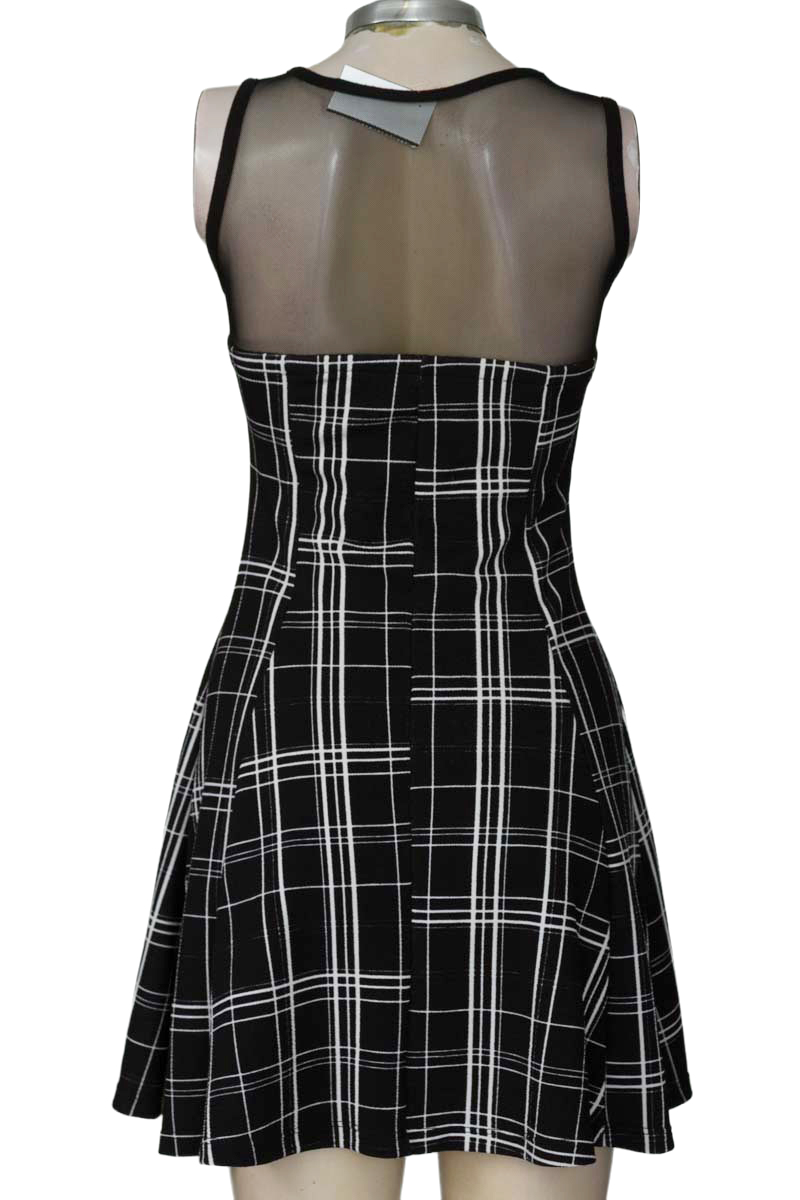 Vestido / Enterizo color Negro - Closeando